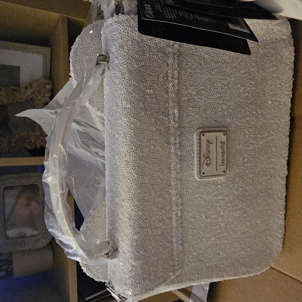 Loungefly Minnie Mouse Wedding White Crossbody Bag with Textured Surface